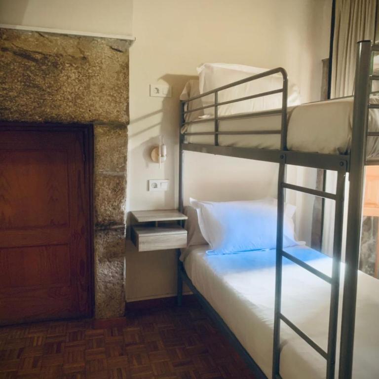 Hostal As Margaritas - Habitación Cuádruple con baño privado - 1