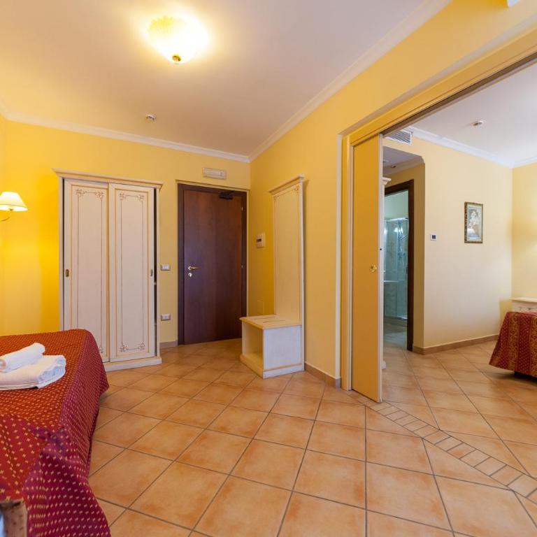 Loriana Park Hotel Sul Lago - Camera Quadrupla Standard - 1