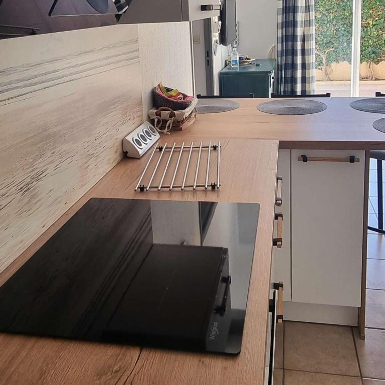Villa rénovée climatisée avec piscine et parking proche mer - FR-1-607-107 - Maison de Vacances - 14