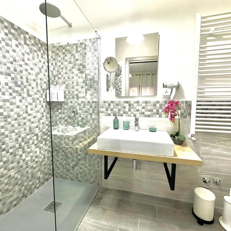 Room Center Sorrento Baby - Camera Matrimoniale con Bagno Privato - 6