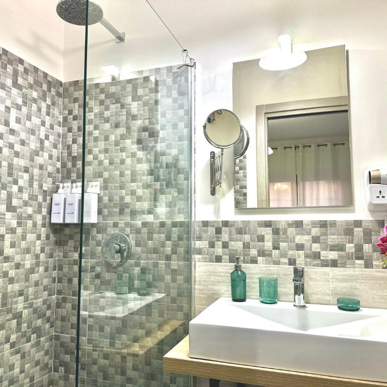 Room Center Sorrento Baby - Camera Matrimoniale con Bagno Privato - 14