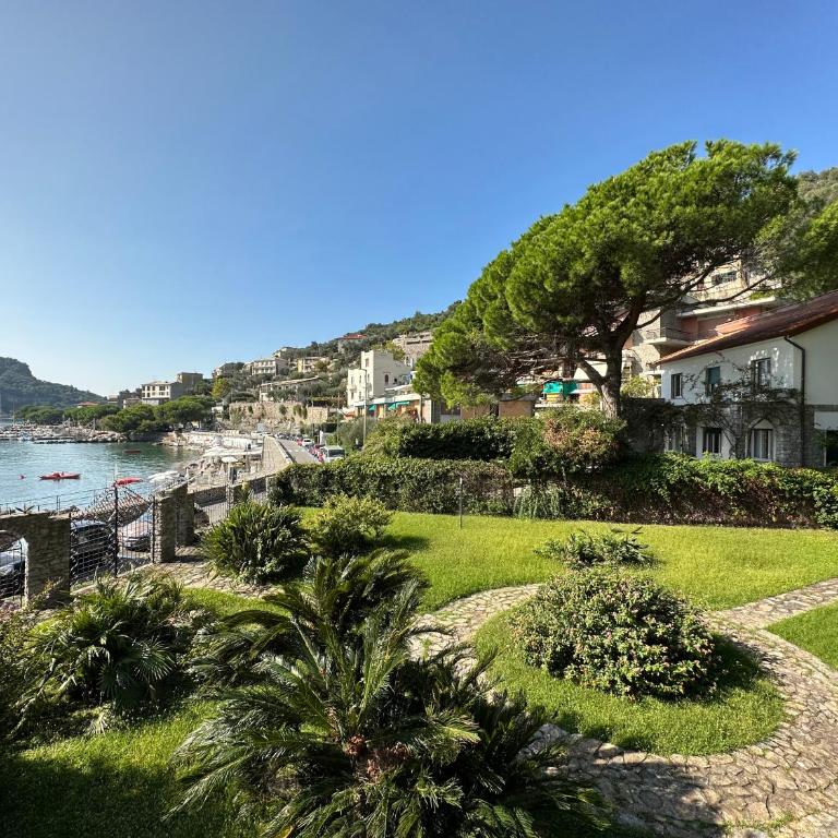 Villa Doria 16 Pax by VILLASRETREATS - Villa - 18