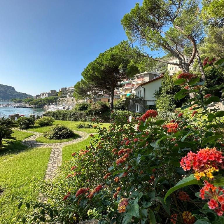 Villa Doria 16 Pax by VILLASRETREATS - Villa - 17