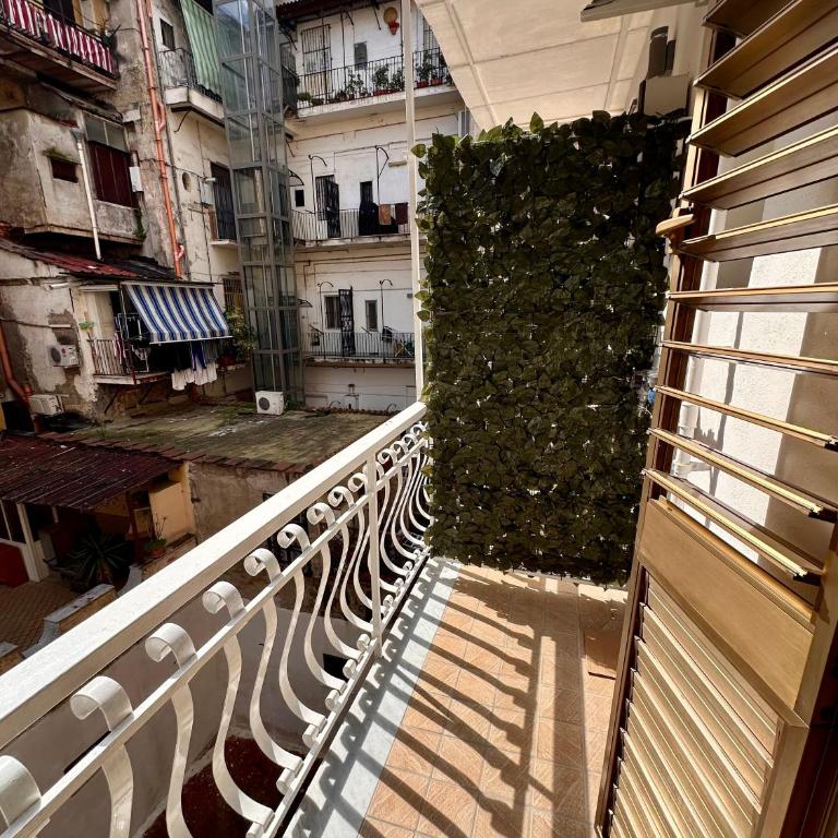 B&B I TRE SANTI - Camera Matrimoniale con Balcone - 10