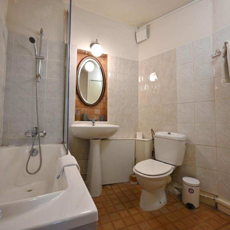 Hotel Esmeralda - Chambre Double - Vue sur Notre-Dame - 1