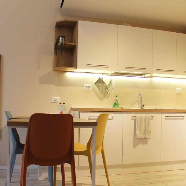 YR Apartments Bocconi- Modern Loft, 3 Min Walk to Duomo Tram - One-Bedroom House - 32