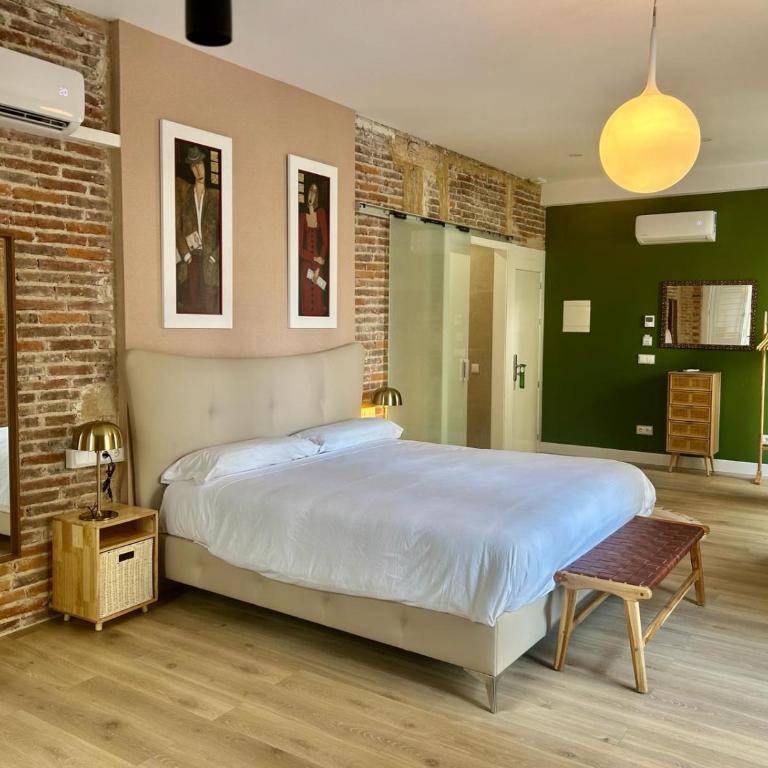 Albany ANCHA - Suite con cama grande y balcón - 1