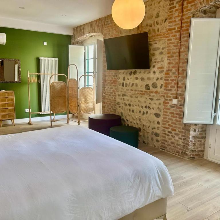 Albany ANCHA - Suite con cama grande y balcón - 5