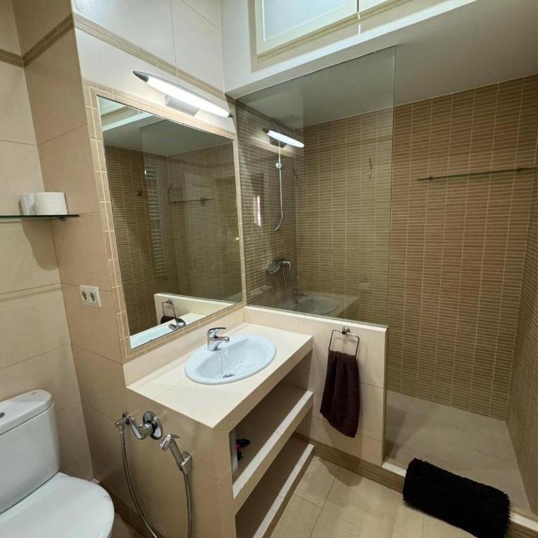 Habitaciones Magdalena - Double Room with Shared Bathroom - 11