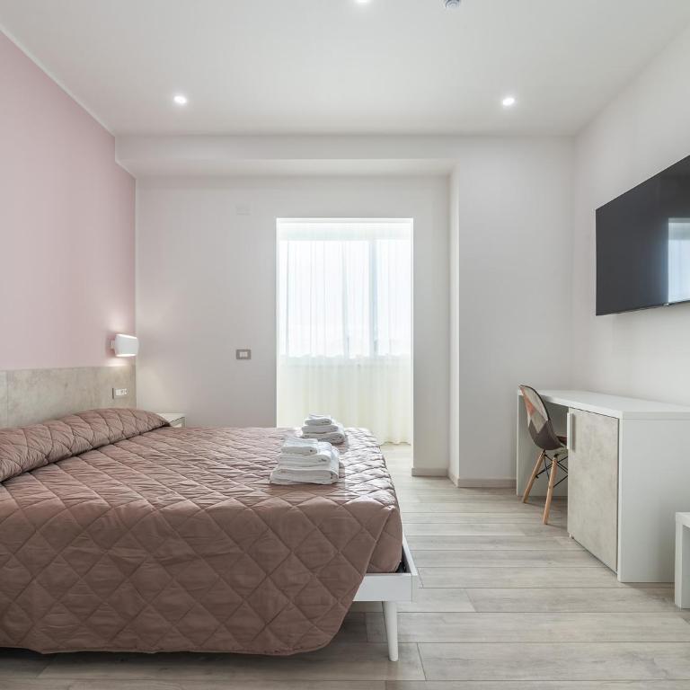 Mare Nostrum - Deluxe Double Room - 9