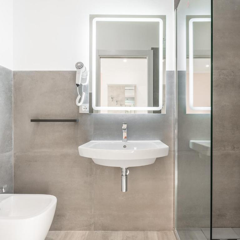 Mare Nostrum - Deluxe Double Room - 13