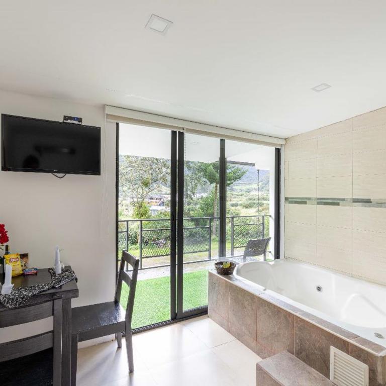Hosteria Pampallacta - Suite Deluxe con bañera de hidromasaje - 3