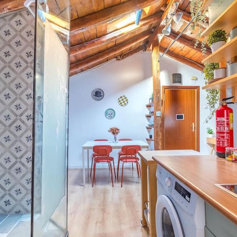 Maravilloso estudio en Chamberi. Metro Quevedo - One-Bedroom Apartment - 32