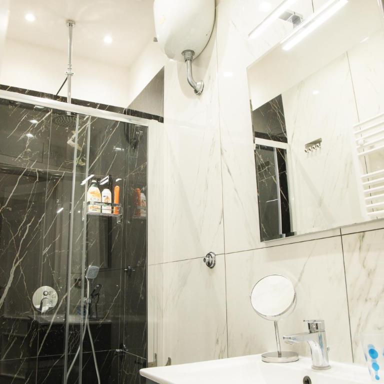 Residence Black & White - Camera Matrimoniale - 1