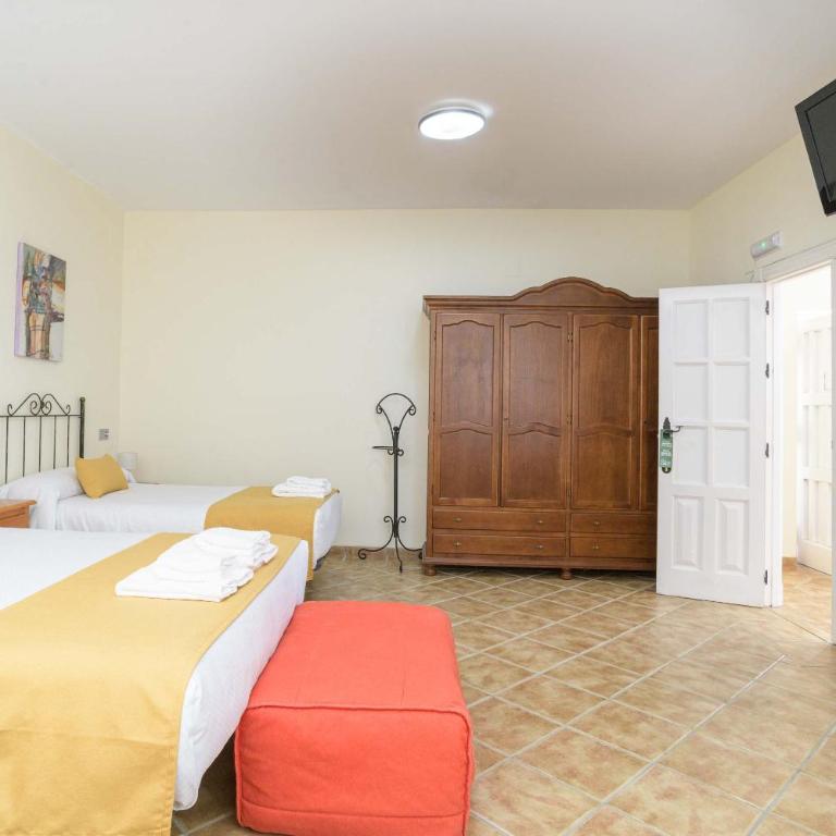 Casa Rural La Loma Granero - Quadruple Room with Private Bathroom - 3