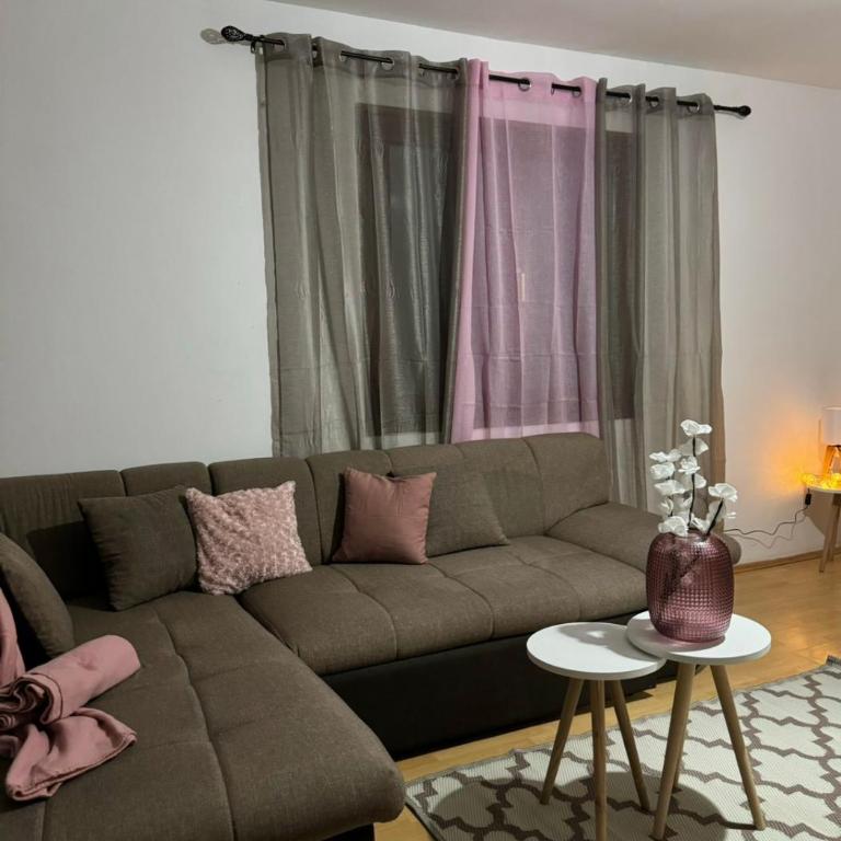Gaga's Escape - Apartment - 9