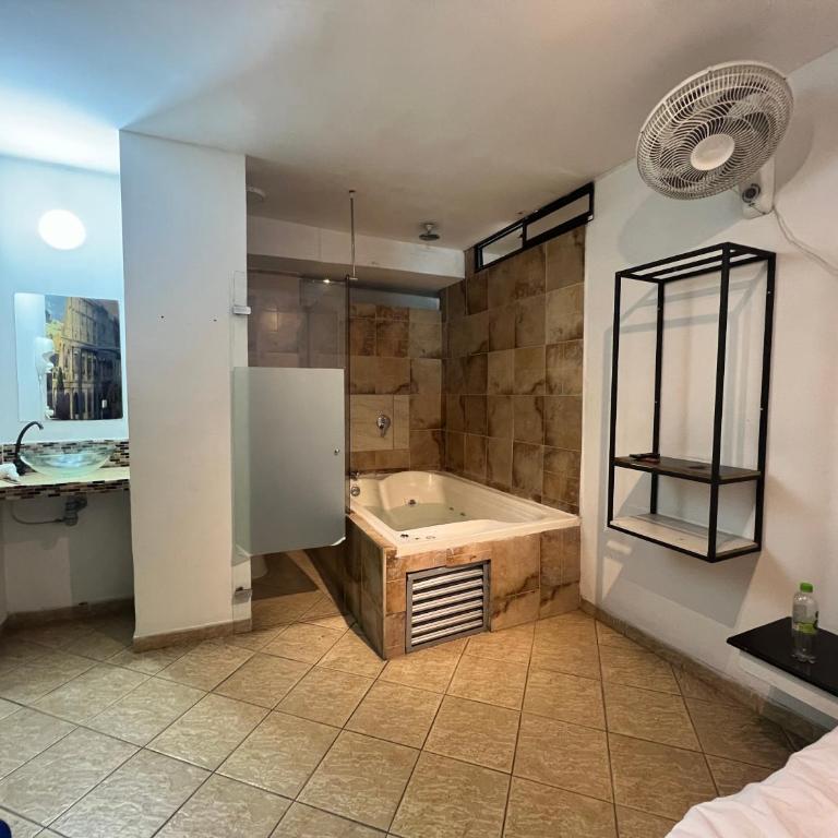 Hotel Natural Medellin - Standard Double Room - 2