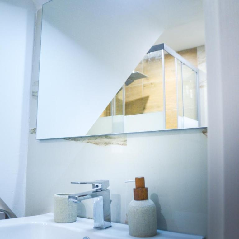 MANZONI 10 APARTAMENT - One-Bedroom Apartment - 13