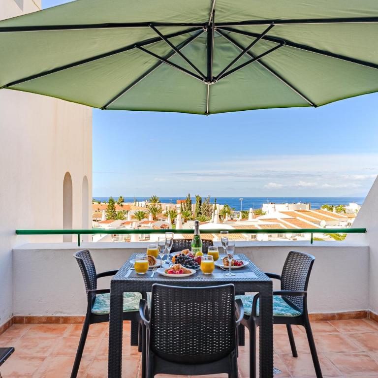 Heated Pool Costa Adeje in front of a beach - One-Bedroom Apartment - 7