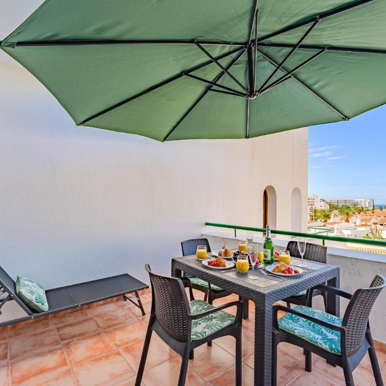 Heated Pool Costa Adeje in front of a beach - One-Bedroom Apartment - 16