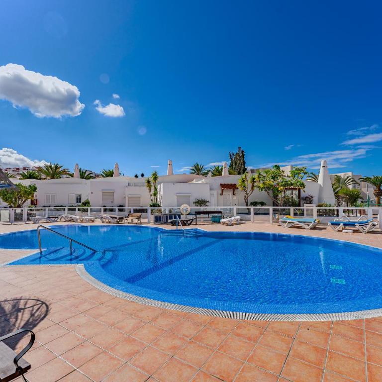 Heated Pool Costa Adeje in front of a beach - One-Bedroom Apartment - 29