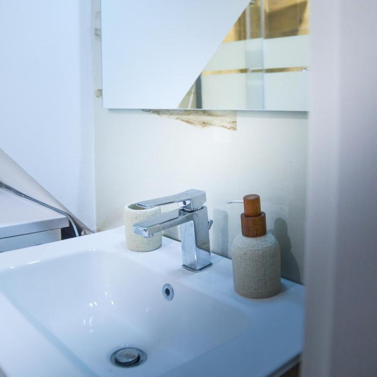 MANZONI 10 APARTAMENT - One-Bedroom Apartment - 16
