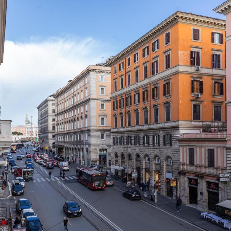 Cavour LR Collection - Camera Deluxe - 2