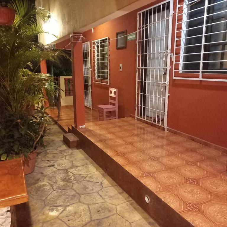 Hospedaje casa Yuca - Habitación Estándar - 1 cama grande - 14