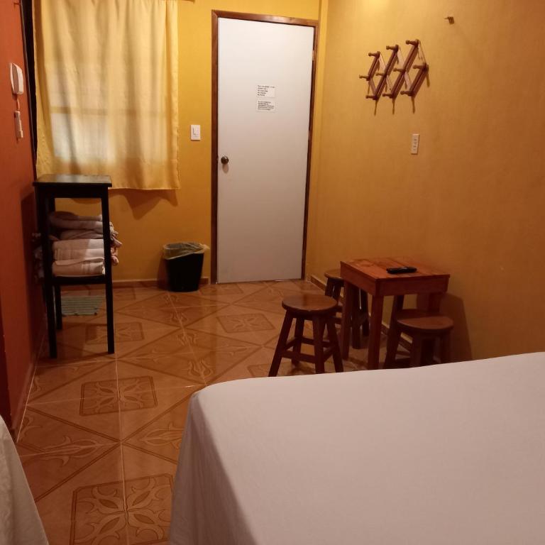 Hospedaje casa Yuca - Habitación Estándar - 1 cama grande - 15