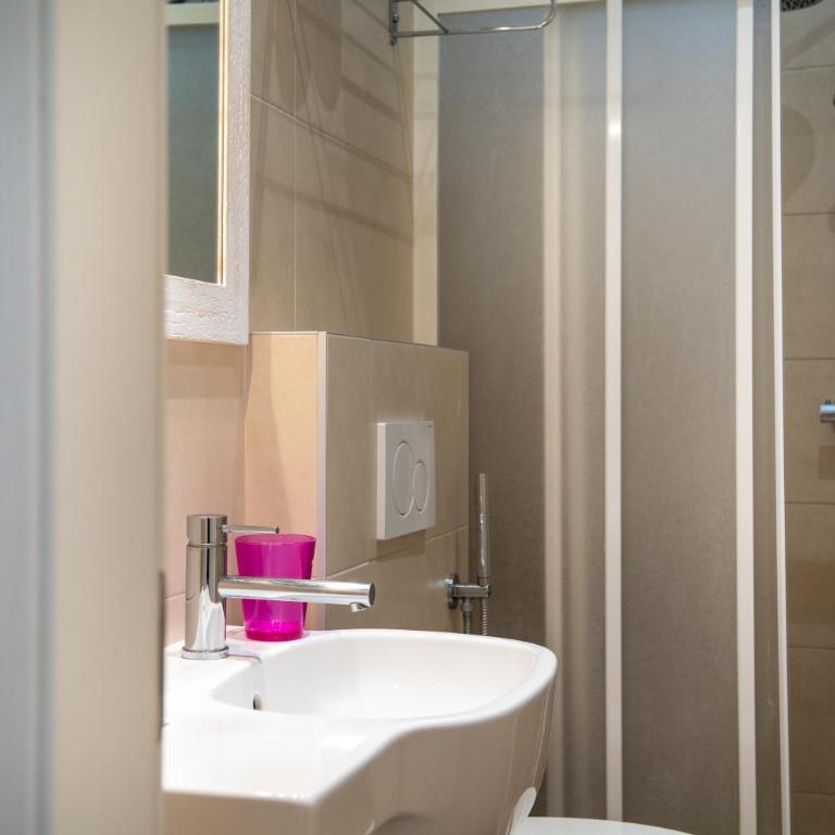 Hotel Hawaii Bed and Coffee - Double or Twin Room with Balcony - 3