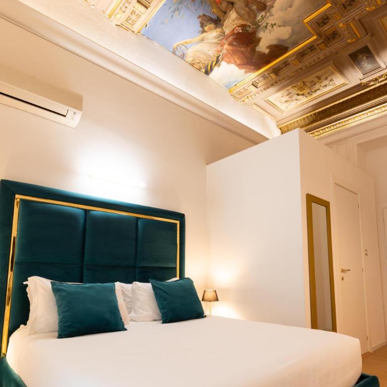 Cavour LR Collection - Camera Queen con Balcone - 6