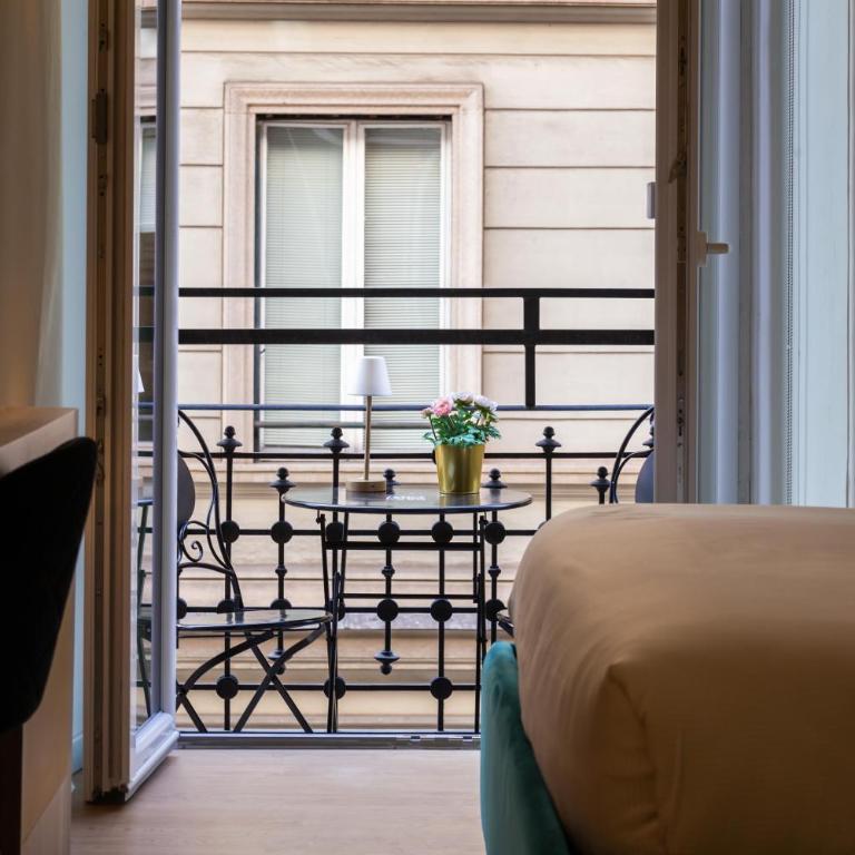 Cavour LR Collection - Camera Queen con Balcone - 12