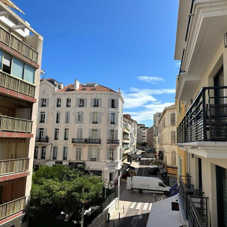 A025-Appartement 2 chambres - carré d'Or-hyper centre Cannes - Apartamento - 10
