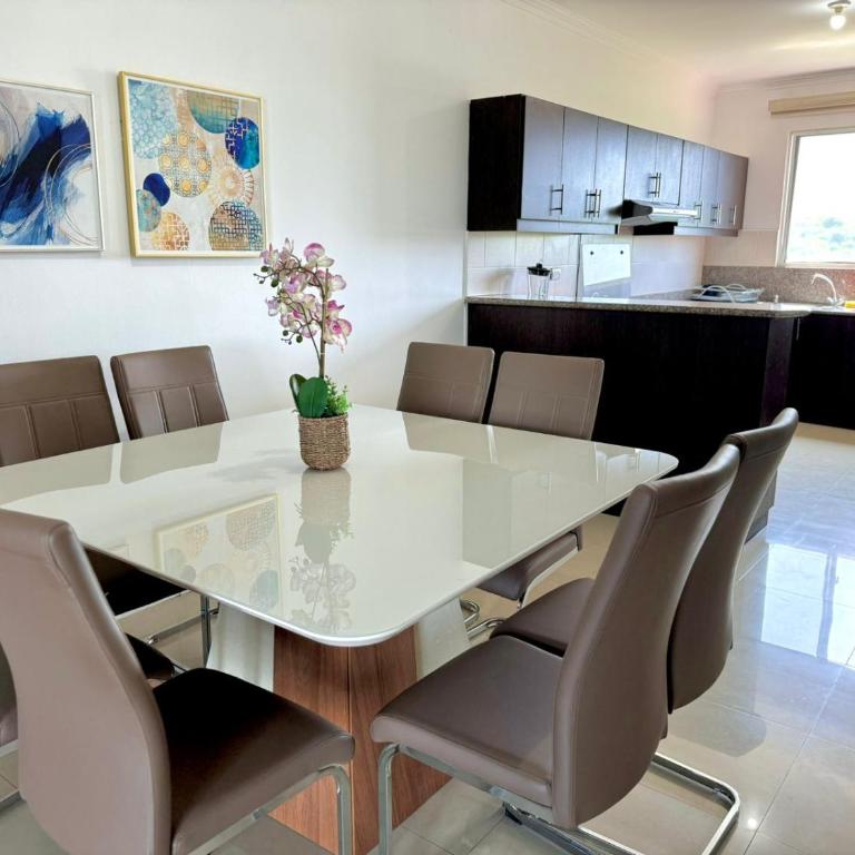 Tres dormitorios sector Wyndham y la Quadra - Apartamento de 3 dormitorios - 17