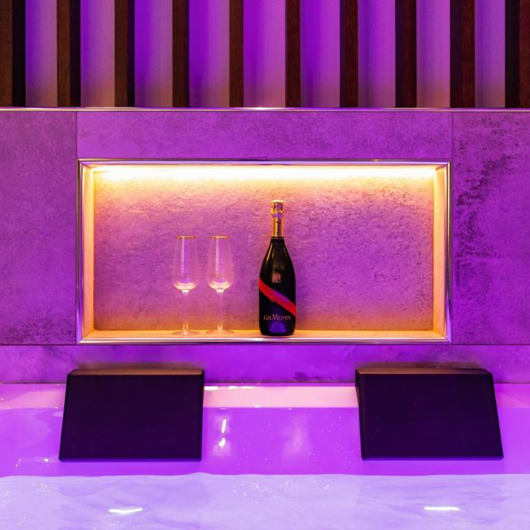 AlbaDea Déco&Jacuzzi - King Suite with Spa Bath - 6