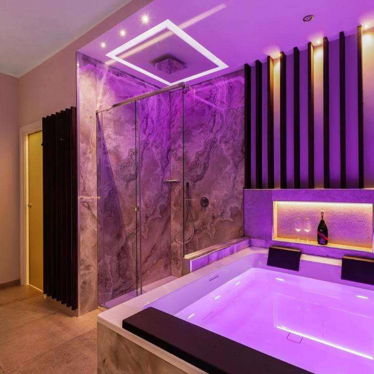 AlbaDea Déco&Jacuzzi - King Suite with Spa Bath - 10