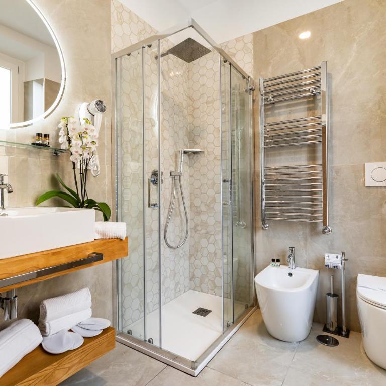 AlbaDea Déco&Jacuzzi - Double Room with Extra Bed - 7