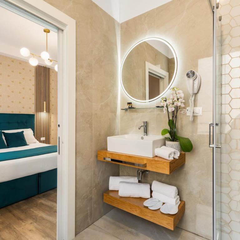 AlbaDea Déco&Jacuzzi - Double Room with Extra Bed - 3