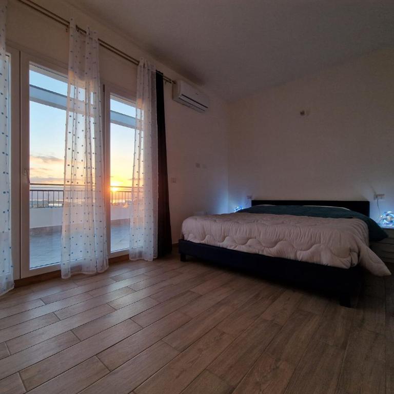 Stramontel - King Room - 5