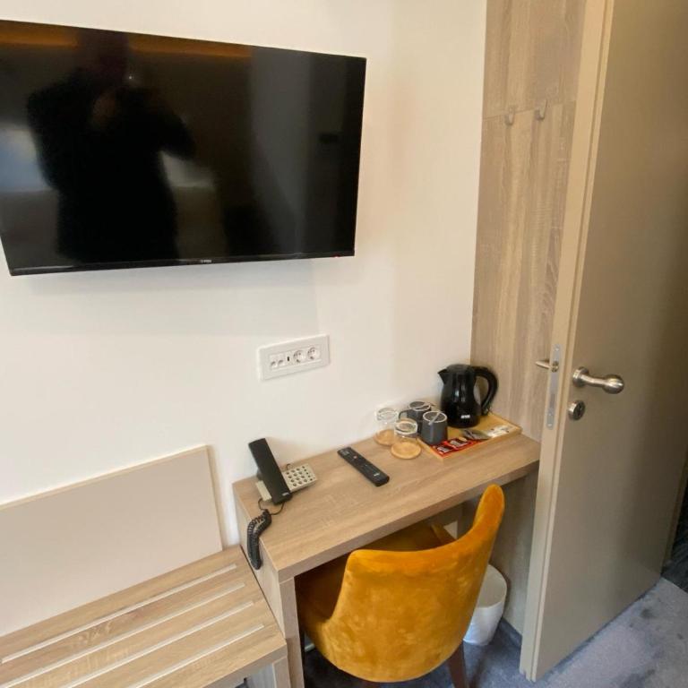 Konak Stella - Standardna Dvokrevetna Soba sa Bračnim Krevetom - 2