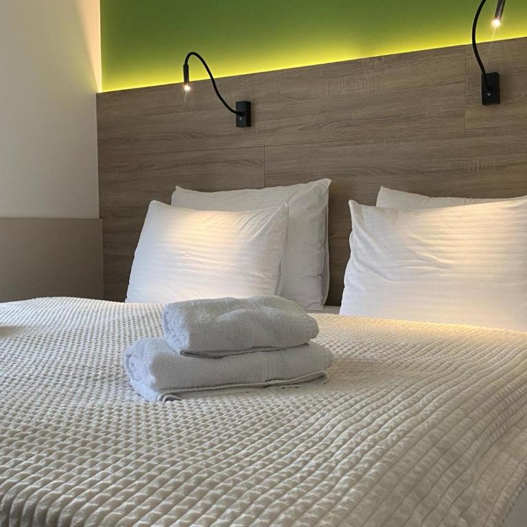 Konak Stella - Standardna Dvokrevetna Soba sa Bračnim Krevetom - 16