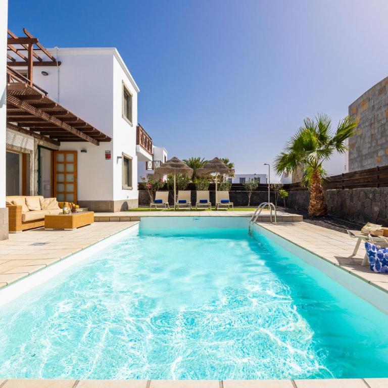 Villa Isadora - Three-Bedroom Villa - 2