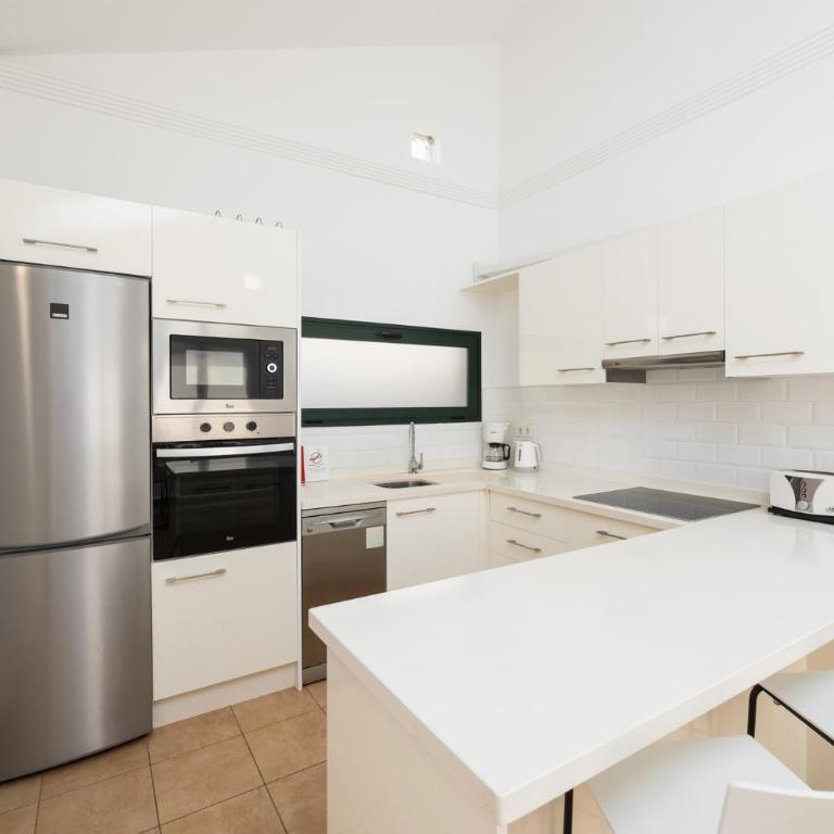 Villa Isadora - Three-Bedroom Villa - 16