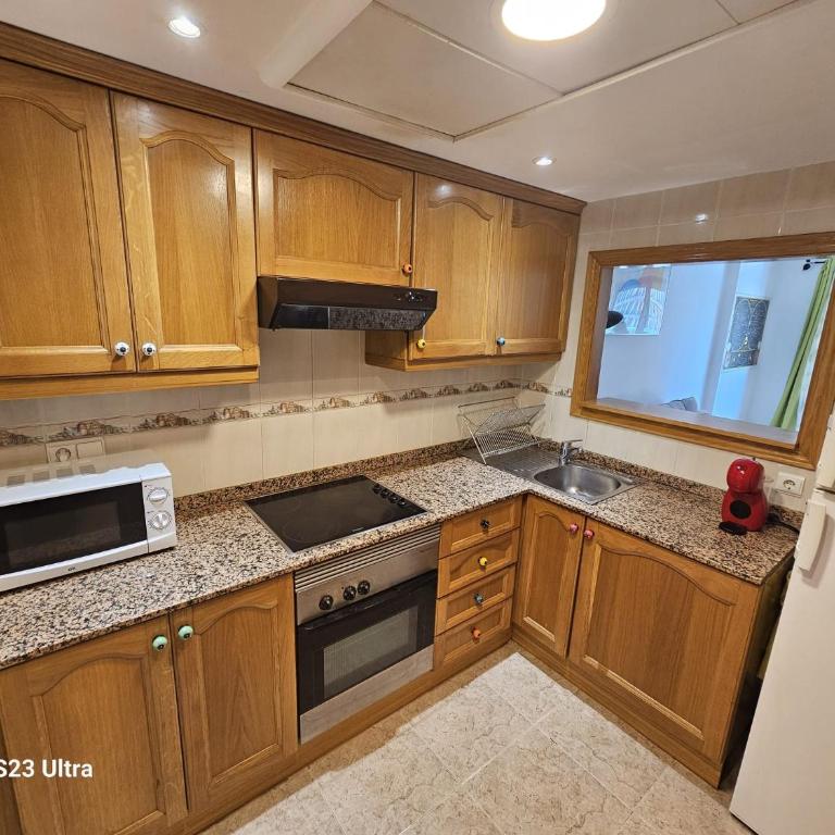 ATRIUM SEA VIEWS - One-Bedroom Apartment - 6
