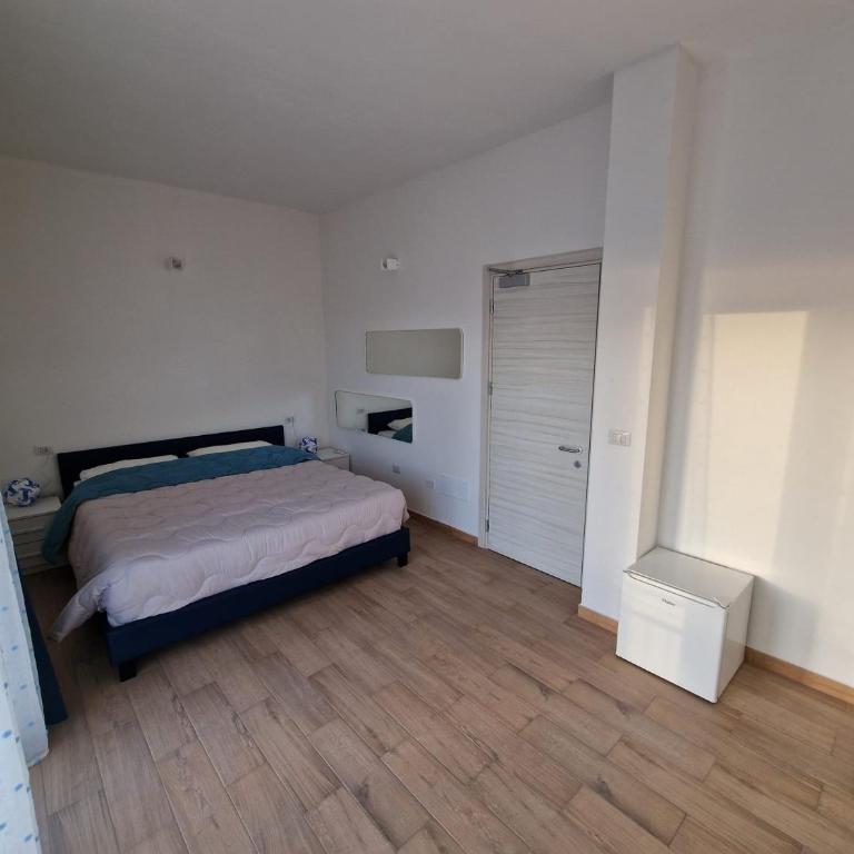 Stramontel - King Room - 18
