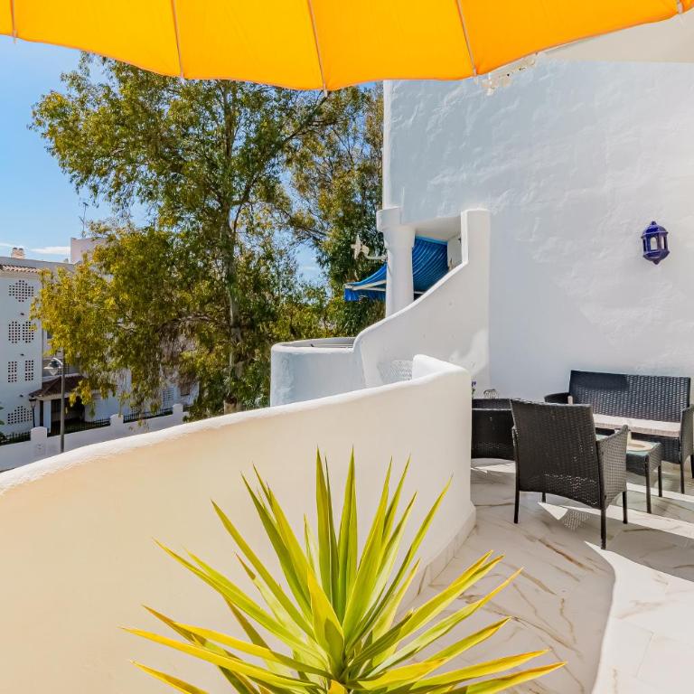 Calahonda Duplex 4 Balconies, Views, Fast WiFi - Apartamento de 2 dormitorios - 6