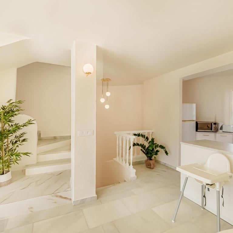 Calahonda Duplex 4 Balconies, Views, Fast WiFi - Apartamento de 2 dormitorios - 9