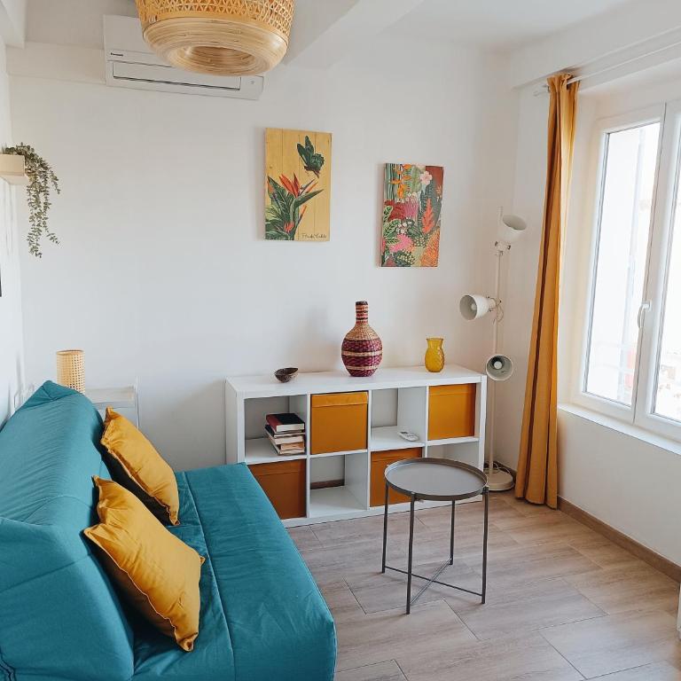 Deux pièces climatisé avec splendide vue cœur du vieil Antibes - Appartement Standard - 2