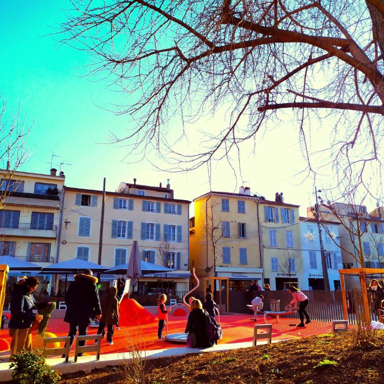 Deux pièces climatisé avec splendide vue cœur du vieil Antibes - Appartement Standard - 14