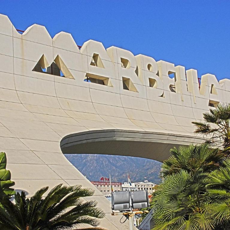 Apartamento con vistas en Puerto Banús - Two-Bedroom Apartment - 31